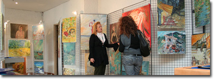 Germaine Rees et une passionnée d'art venue spécialement d'Espagne